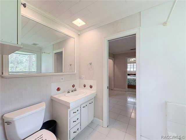 11 Patricia Road, Yankeetown, FL 34498