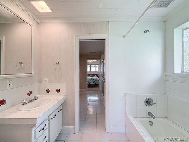 11 Patricia Road, Yankeetown, FL 34498