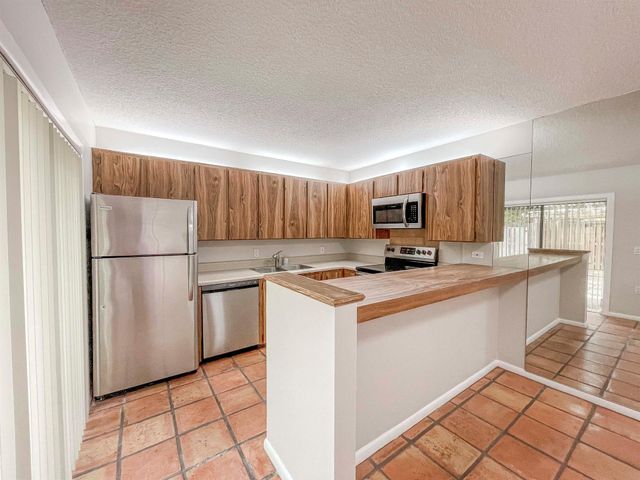 317 3rd Lane, Palm Beach Gardens, FL 33418