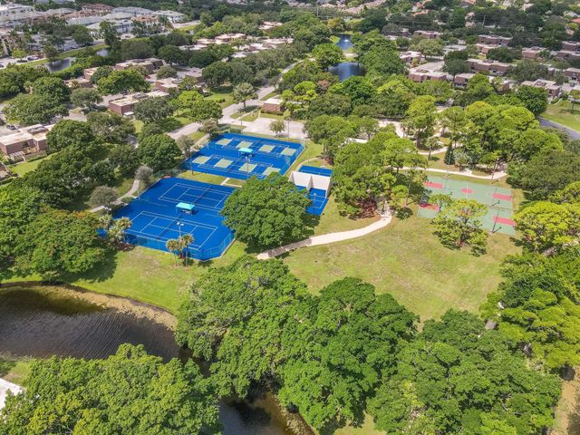 317 3rd Lane, Palm Beach Gardens, FL 33418
