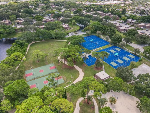 317 3rd Lane, Palm Beach Gardens, FL 33418
