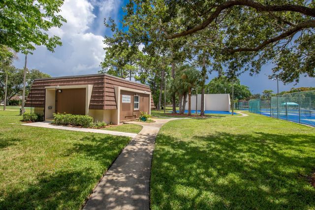 317 3rd Lane, Palm Beach Gardens, FL 33418