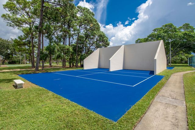 317 3rd Lane, Palm Beach Gardens, FL 33418