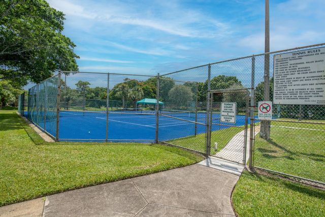 317 3rd Lane, Palm Beach Gardens, FL 33418