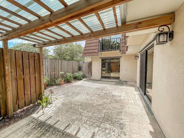 317 3rd Lane, Palm Beach Gardens, FL 33418
