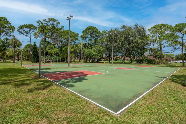 317 3rd Lane, Palm Beach Gardens, FL 33418