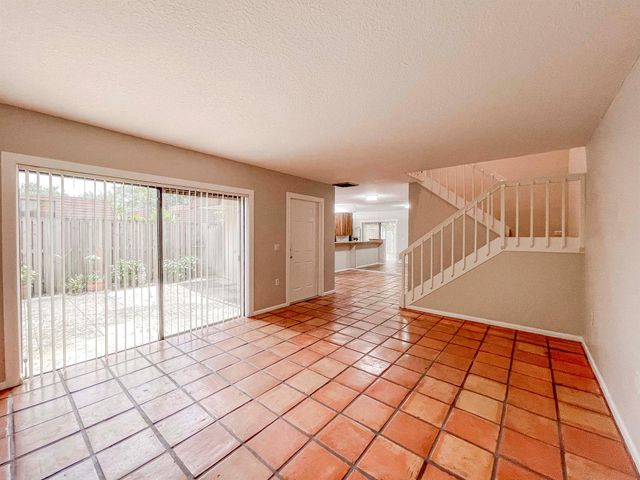 317 3rd Lane, Palm Beach Gardens, FL 33418
