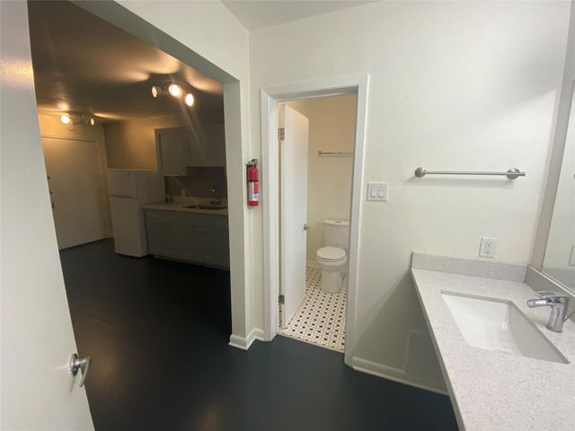 219 West Alabama 05, Houston, TX 77006