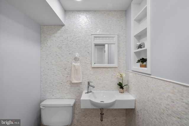 108 N GARFIELD RD, Sterling, VA 20164