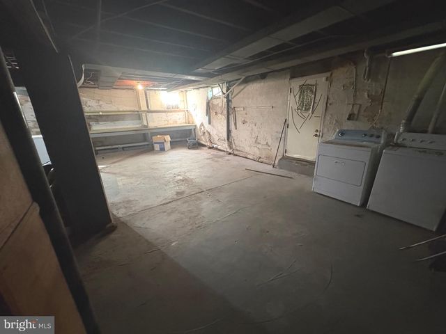 1021 E VERNON RD, Philadelphia, PA 19150