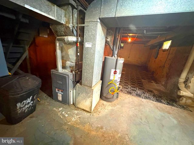 1021 E VERNON RD, Philadelphia, PA 19150