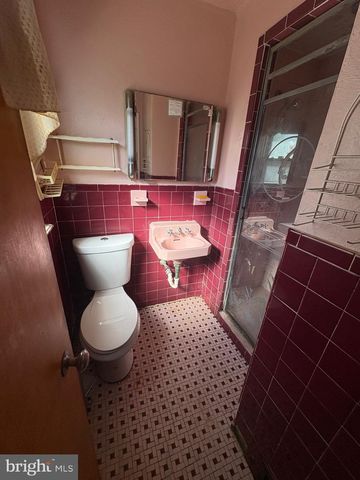 1021 E VERNON RD, Philadelphia, PA 19150