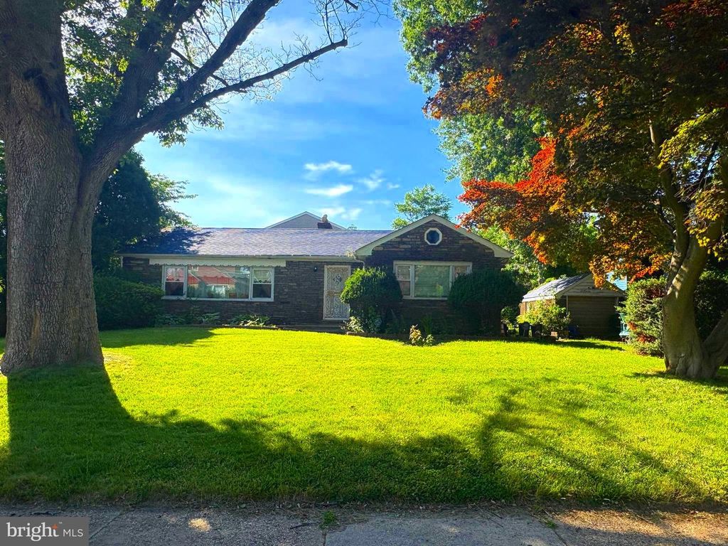 1021 E VERNON RD, Philadelphia, PA 19150