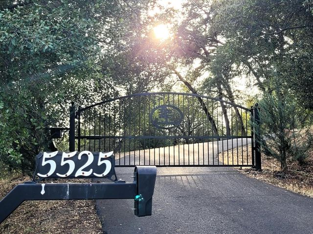 5525 Green Valley Rd, Placerville, CA 95667