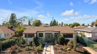 7639 Whitsett Avenue, North Hollywood, CA 91605