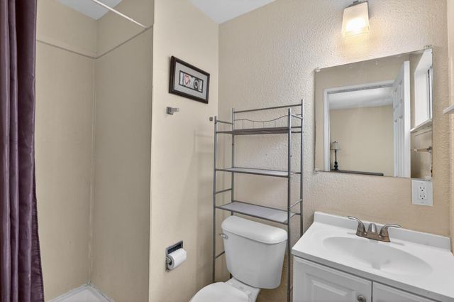 10613 Olson Dr, Rancho Cordova, CA 95670