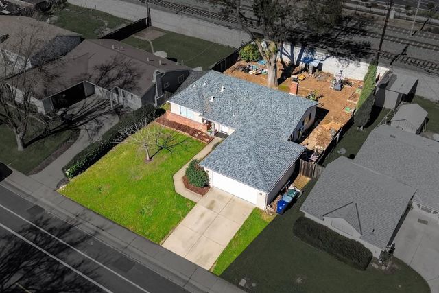 10613 Olson Dr, Rancho Cordova, CA 95670