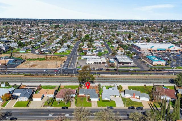 10613 Olson Dr, Rancho Cordova, CA 95670