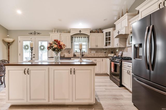 1333 N Mill Street, Hartford City, IN 47348