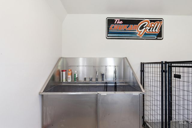 7781 Redmon Rd, Caldwell, ID 83607