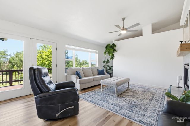 7781 Redmon Rd, Caldwell, ID 83607
