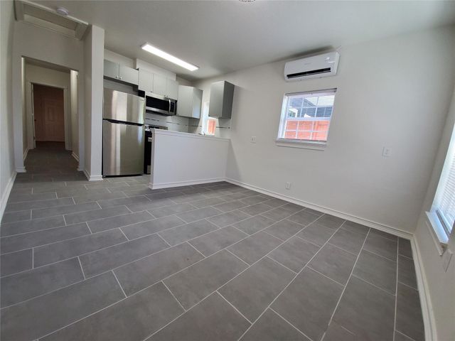 914 E 32nd Street 1, Houston, TX 77022