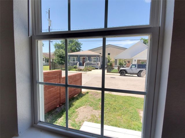 914 E 32nd Street 1, Houston, TX 77022