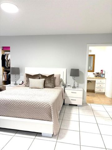 13202 SW 12th Ln, Miami, FL 33184