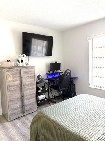 13202 SW 12th Ln, Miami, FL 33184