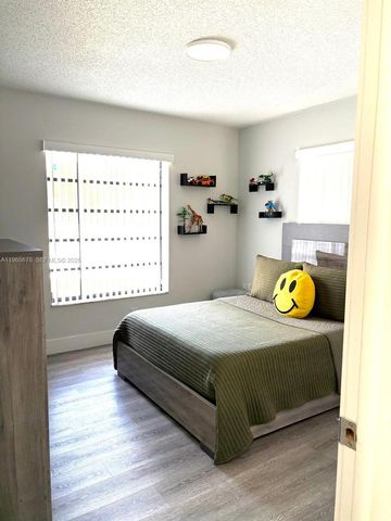 13202 SW 12th Ln, Miami, FL 33184