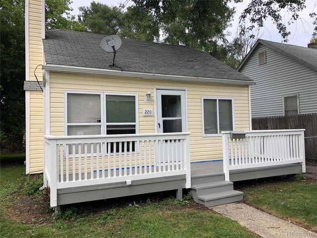 220 W Columbia Avenue, Pontiac, MI 48340