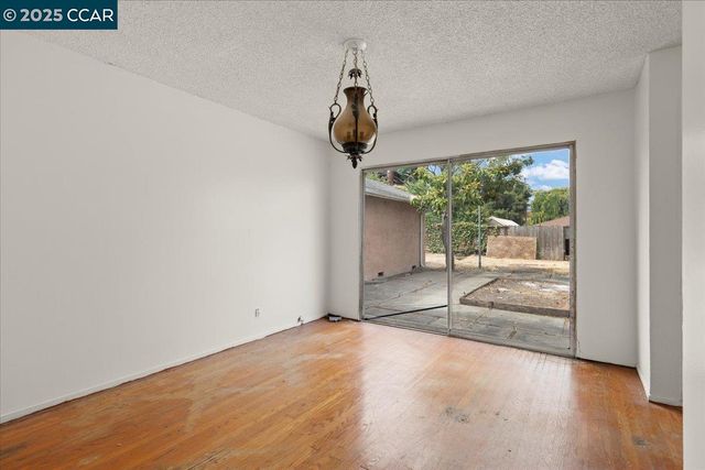2715 Killarney Dr, San Pablo, CA 94806