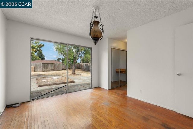 2715 Killarney Dr, San Pablo, CA 94806