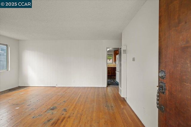 2715 Killarney Dr, San Pablo, CA 94806