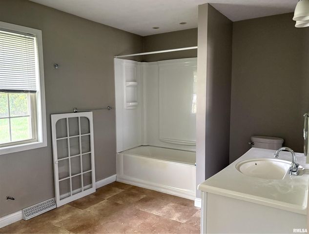 417 W MONROE Street, Metamora, IL 61548