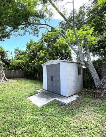 5682 63RD LANE N, St Petersburg, FL 33709