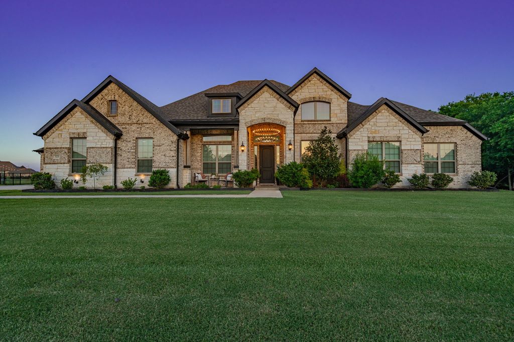323 Ledstone Court, Rockwall, TX 75032