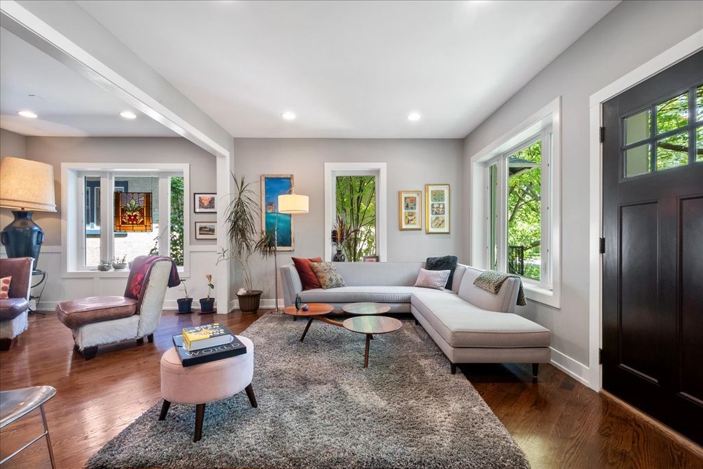 1130 Dewey Avenue, Evanston, IL 60202 — photo 3