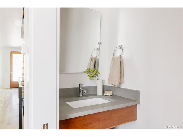 845 S Logan St, Denver, CO 80209