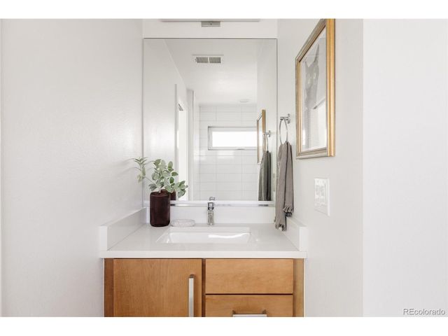 845 S Logan St, Denver, CO 80209