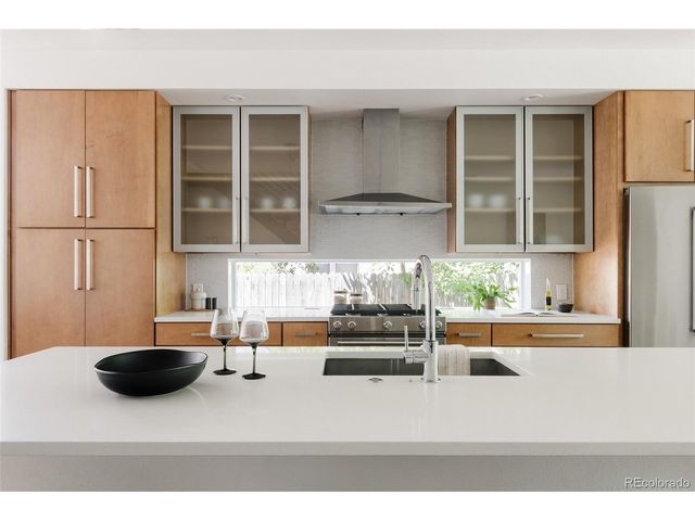 845 S Logan St, Denver, CO 80209