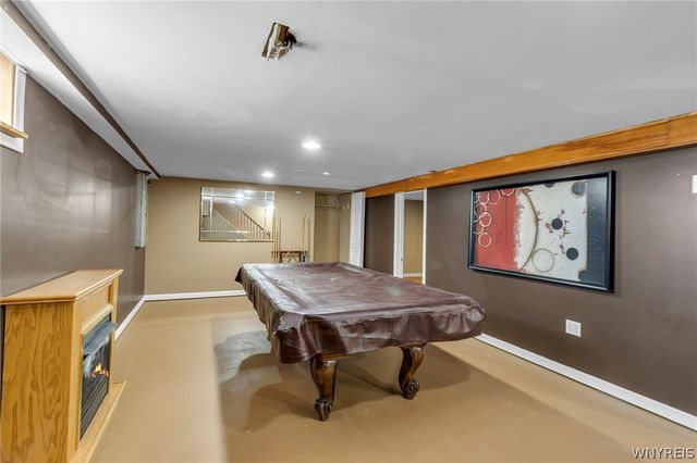 5065 Salt Rd, Clarence, NY 14031