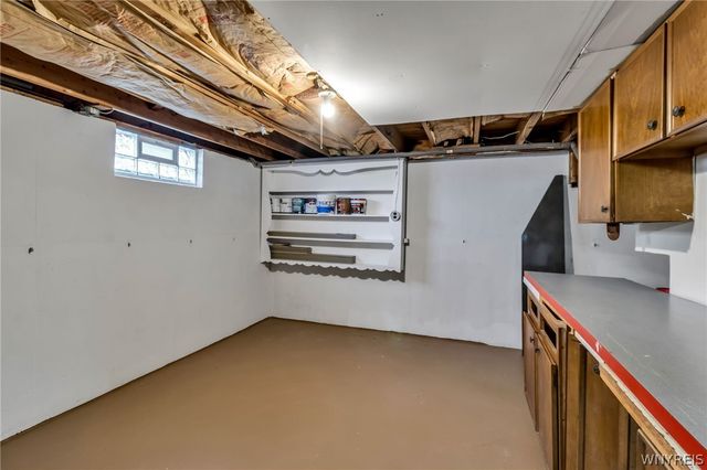 5065 Salt Rd, Clarence, NY 14031
