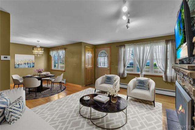 5065 Salt Rd, Clarence, NY 14031