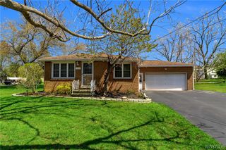 5065 Salt Rd, Clarence, NY 14031