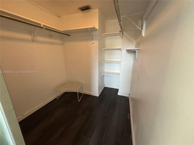 3660 NE 166th St 215, North Miami Beach, FL 33160