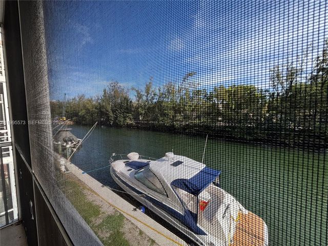 3660 NE 166th St 215, North Miami Beach, FL 33160
