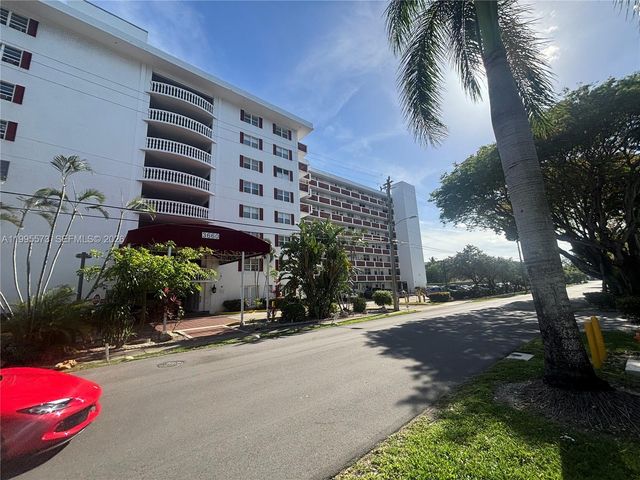 3660 NE 166th St 215, North Miami Beach, FL 33160