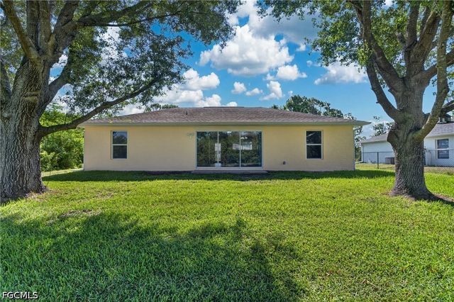 510 Beach AVE S, Lehigh Acres, FL 33974