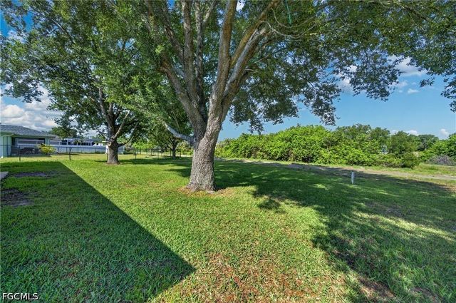 510 Beach AVE S, Lehigh Acres, FL 33974